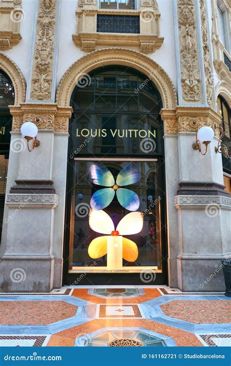 louis vuitton sul milan|Louis Vuitton milano black friday.